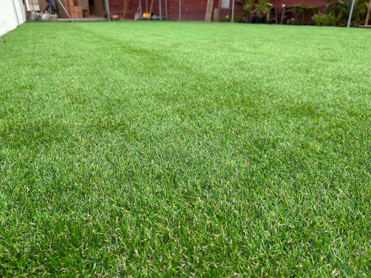 Mini campo de futebol com grama sintética em Guabiruba — detalhe 3